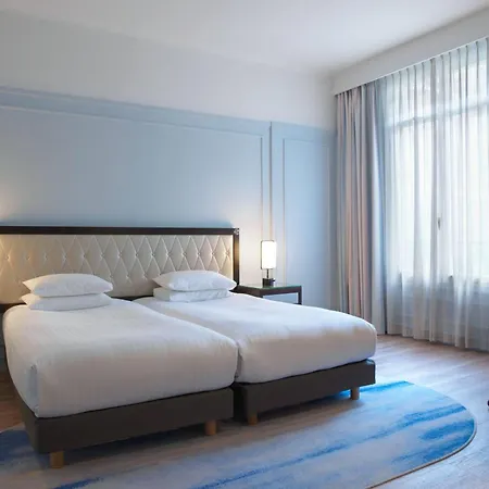 Marriott Opera Ambassador Hotel 4*