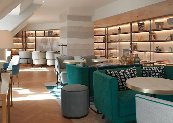 Hotel Marriott Opera Ambassador 4*