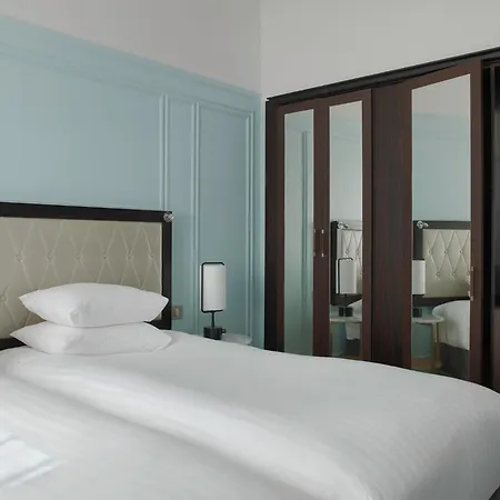 Marriott Opera Ambassador Hotel 4*