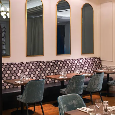 Marriott Opera Ambassador 4*