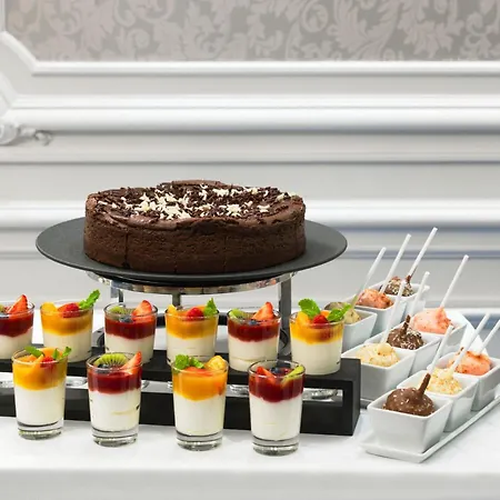 Hotel Marriott Opera Ambassador 4*