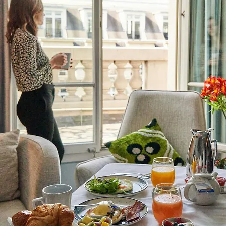 Marriott Opera Ambassador 4*