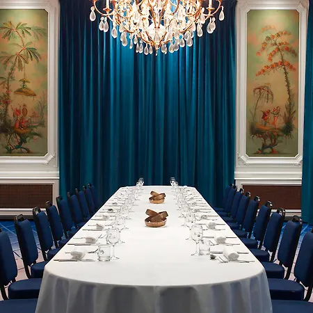 Marriott Opera Ambassador Hotell