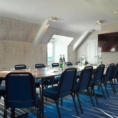 מלון Marriott Opera Ambassador 4*