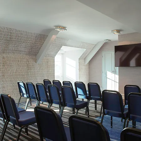 מלון Marriott Opera Ambassador 4*