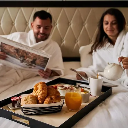 Marriott Opera Ambassador 4*