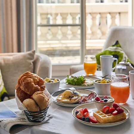 Hotel Marriott Opera Ambassador 4*