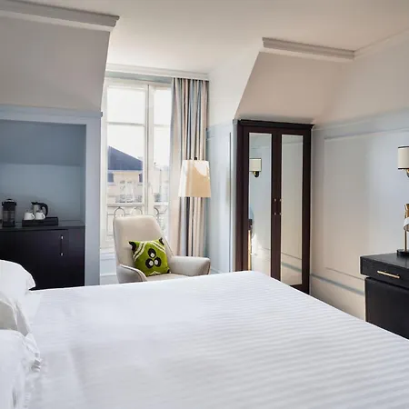 Hotell Marriott Opera Ambassador 4*