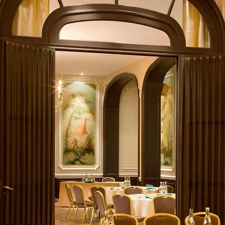 Marriott Opera Ambassador