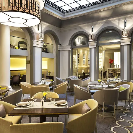 מלון Marriott Opera Ambassador