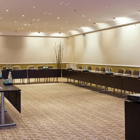 Marriott Opera Ambassador מלון