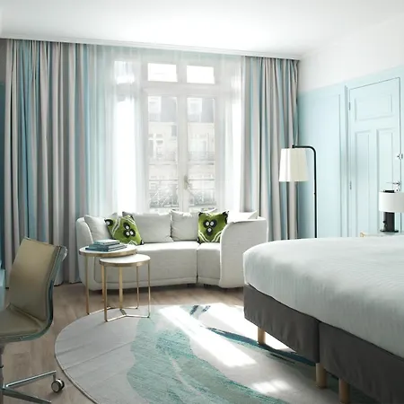 Marriott Opera Ambassador 4*