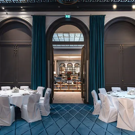 Marriott Opera Ambassador מלון 4*