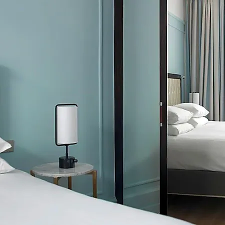Marriott Opera Ambassador Hotel 4*