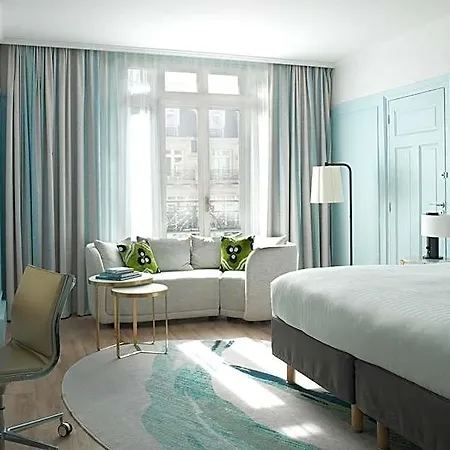 Marriott Opera Ambassador Hotel 4*