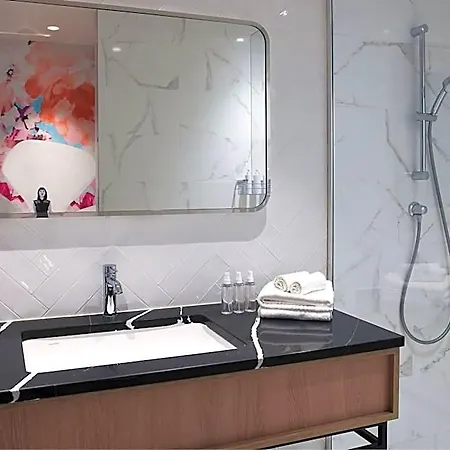 Hotel Marriott Opera Ambassador 4*