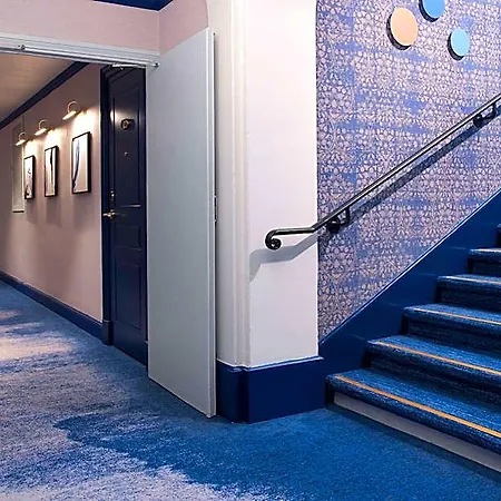 Marriott Opera Ambassador 4*