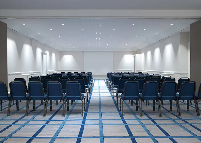 Hotel Marriott Opera Ambassador 4*