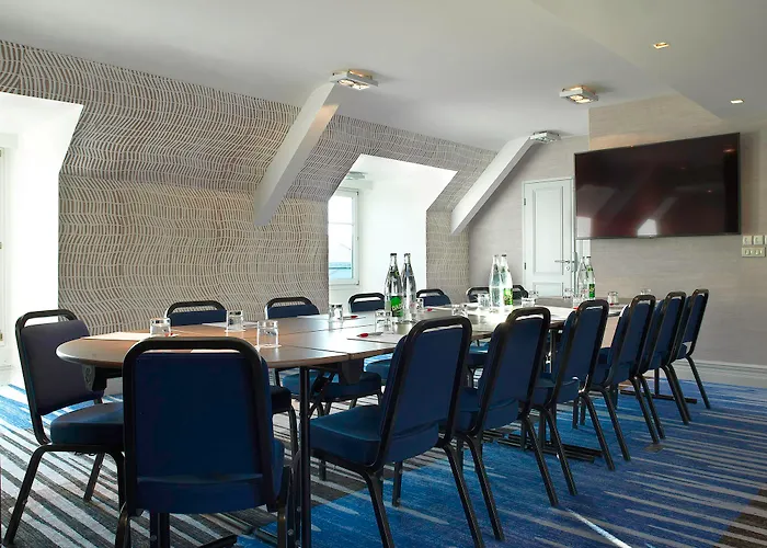 Hotel Marriott Opera Ambassador 4*