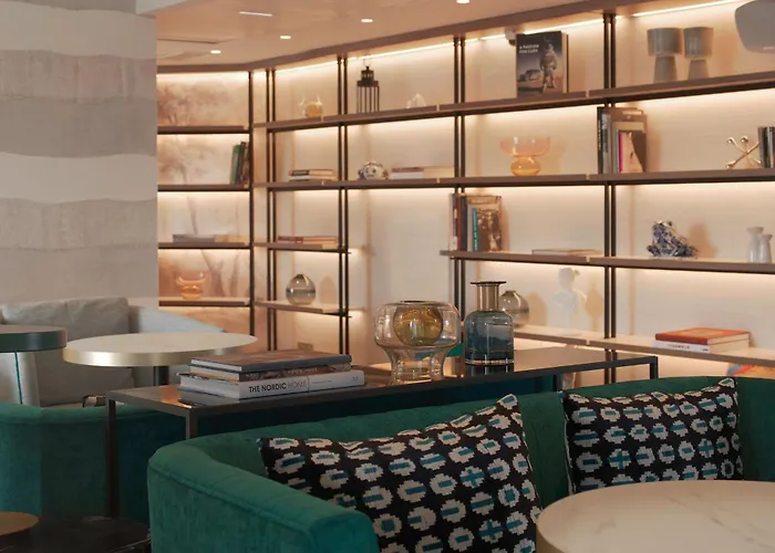 Hotel Marriott Opera Ambassador 4*