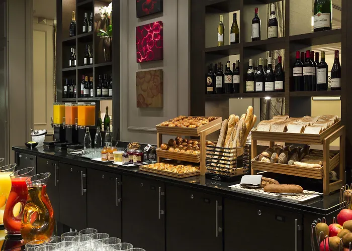 Marriott Opera Ambassador Hotel