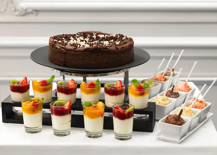 Marriott Opera Ambassador Hotel