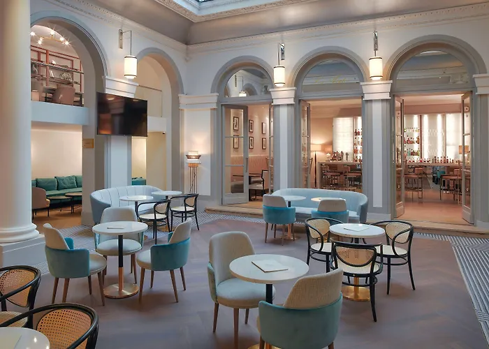 Hotel Marriott Opera Ambassador 4*