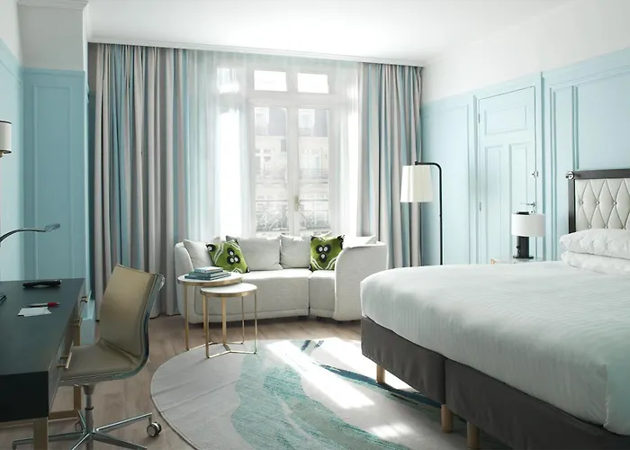 Marriott Opera Ambassador 4*