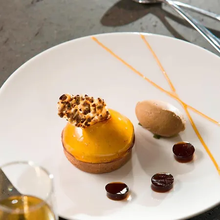 Marriott Opera Ambassador 4*