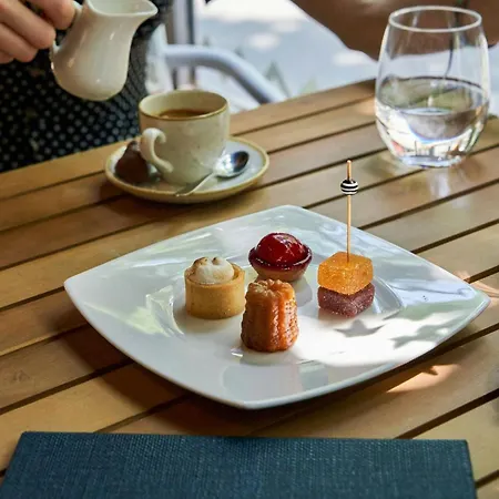 Marriott Opera Ambassador Hotel 4*